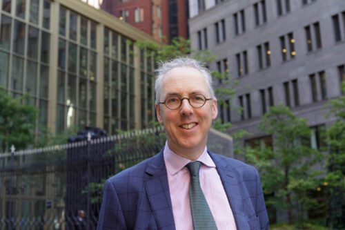 La Kansspelautoriteit est dirigée depuis le 1er juillet 2024 par Michel Groothuizen. Ce dernier s'est donné pour mission de veiller à un marché du jeu « socialement responsable et sécurisé ».