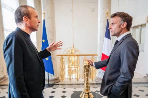 Ralf Reichert, président de l'Esports Foundation, en compagnie d'Emmanuel Macron, à l'Élysée. (Esports Foundation)